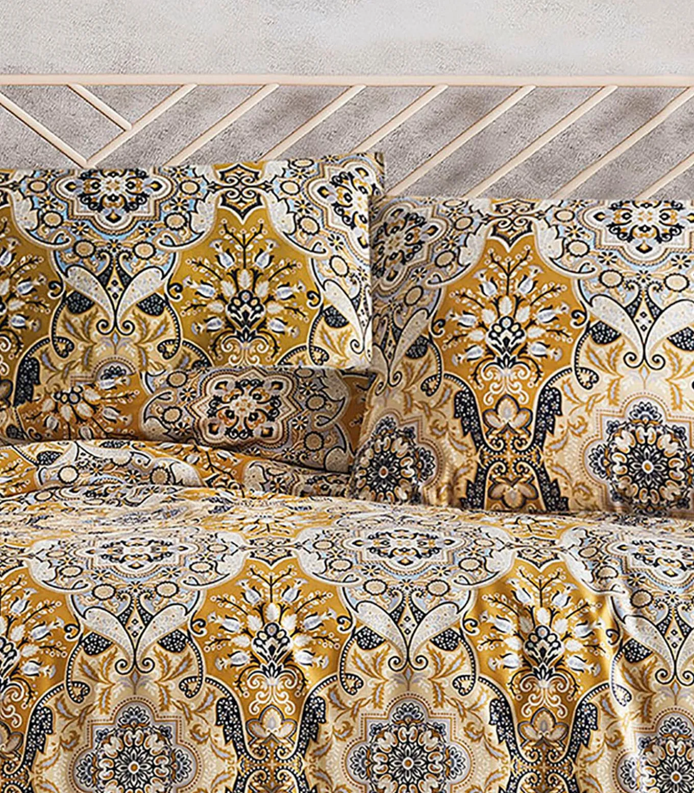 2 persoons beddengoed 200x200 cm+2 kussenslopen 65x65 cm katoensatijn