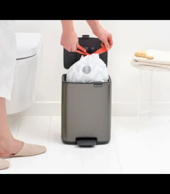 Brabantia Bo Pedaalemmer, 7 liter, stil sluitend, kunststof binnenemmer - Platinum