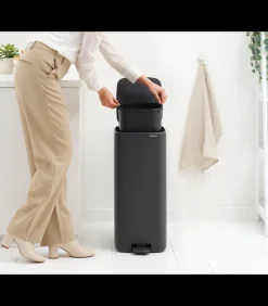 Brabantia Bo Pedaalemmer, 30 liter, stil sluitend, kunststof binnenemmer - Mineral Infinite Grey