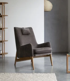 Fauteuil van massief eikenhout en grijs fluweel