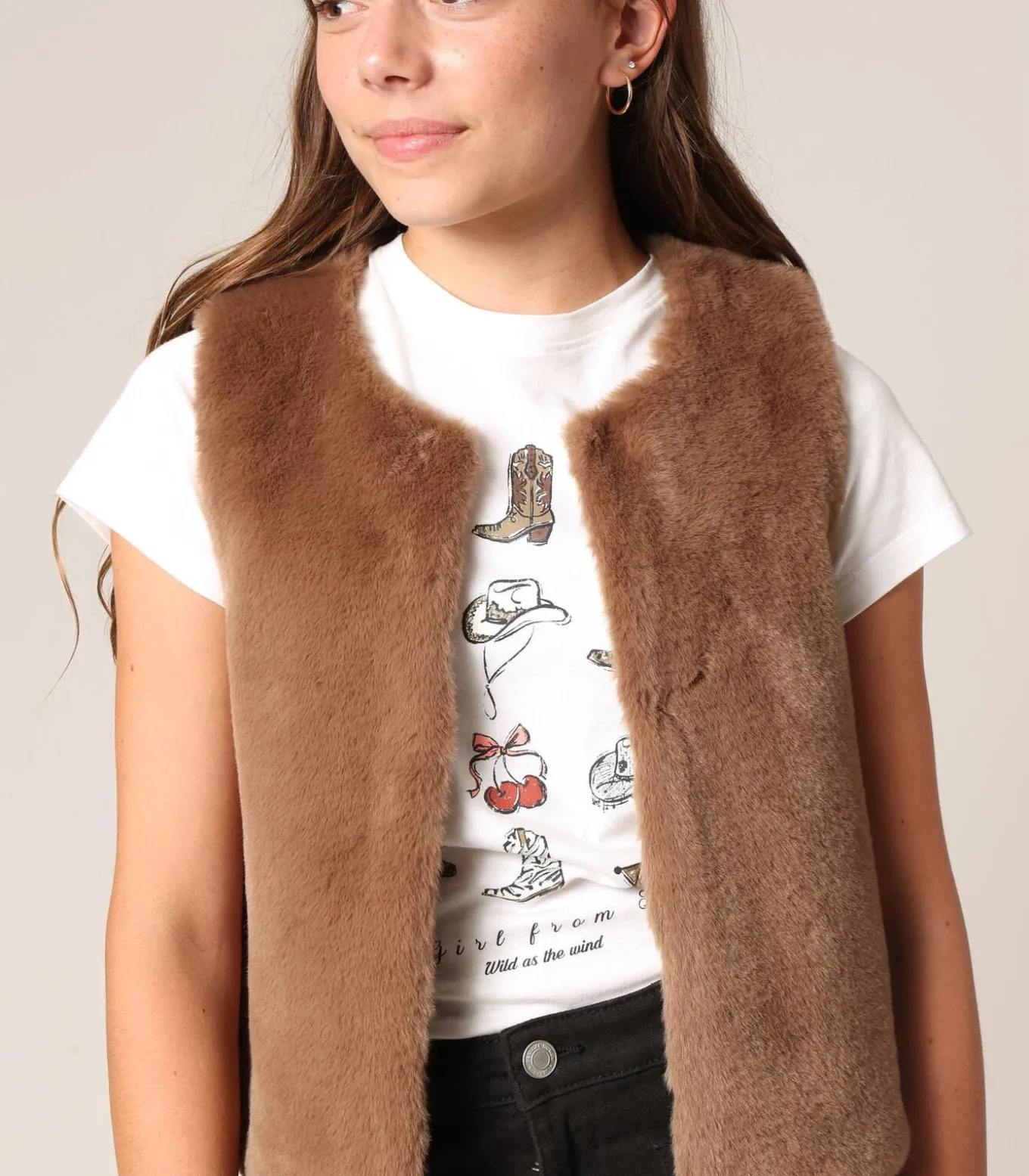 FUZZY - Ultrazacht mouwloos vest van imitatiebont