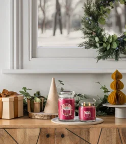 Geurkaars Santa on Skis Signature Medium Jar