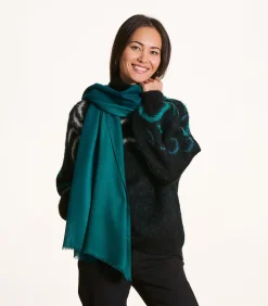 Groene sjaal van wol en zijde