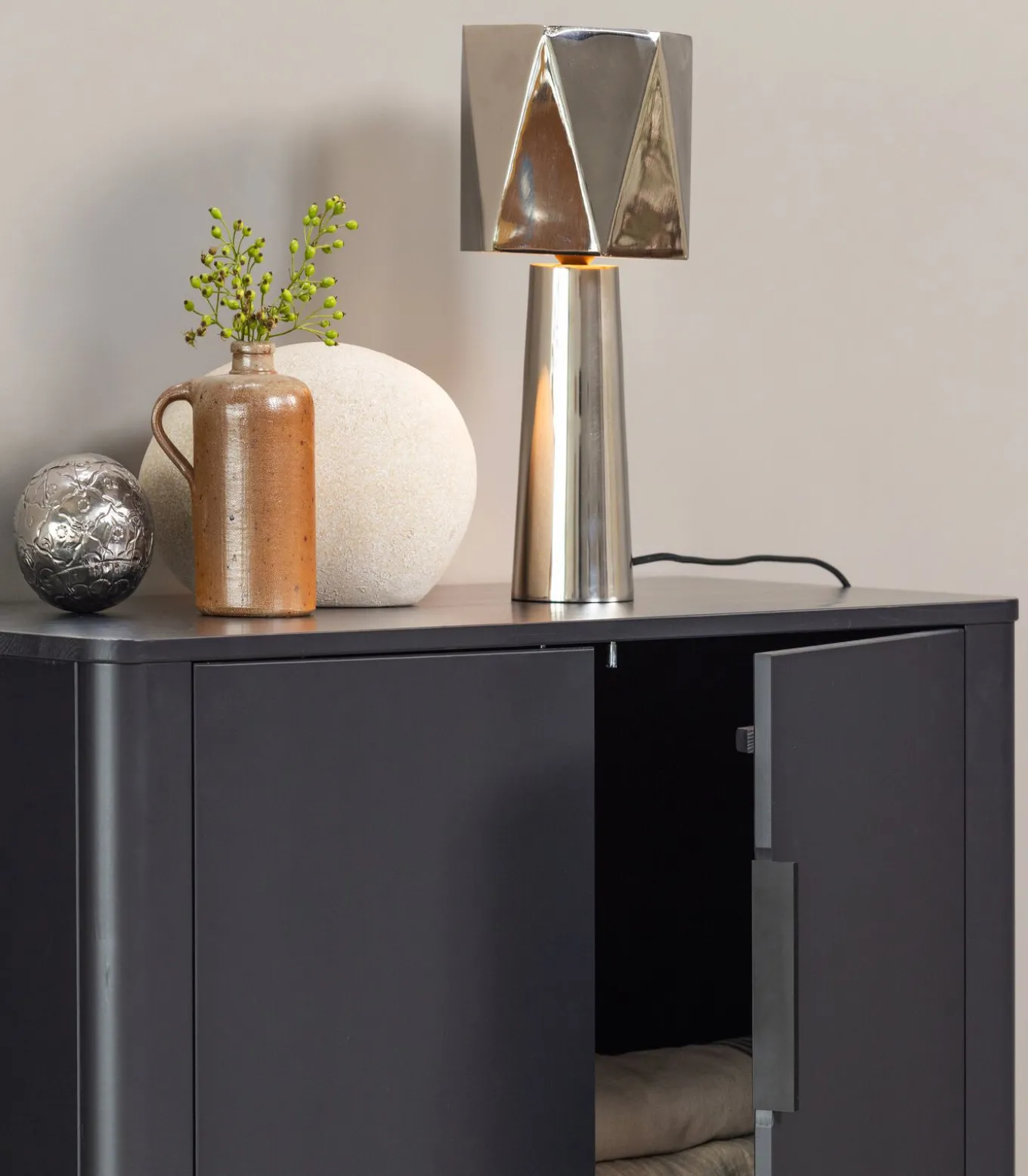 Gunnar 2-Deurs Kast - Grenen - Matzwart -135x85x39