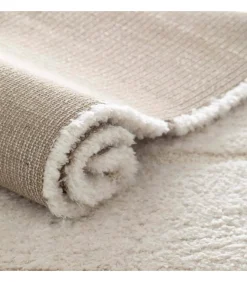 Hoogpolig vloerkleed met ecru geometrisch patroon 160 x 230 cm