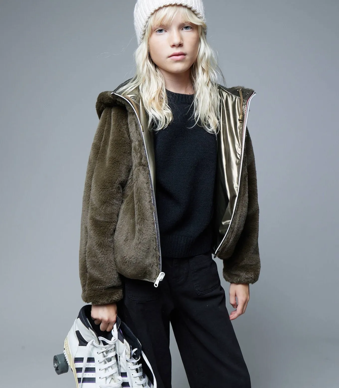 ISSIA - Ultrazachte jas met capuchon en ritssluiting, imitatiebont