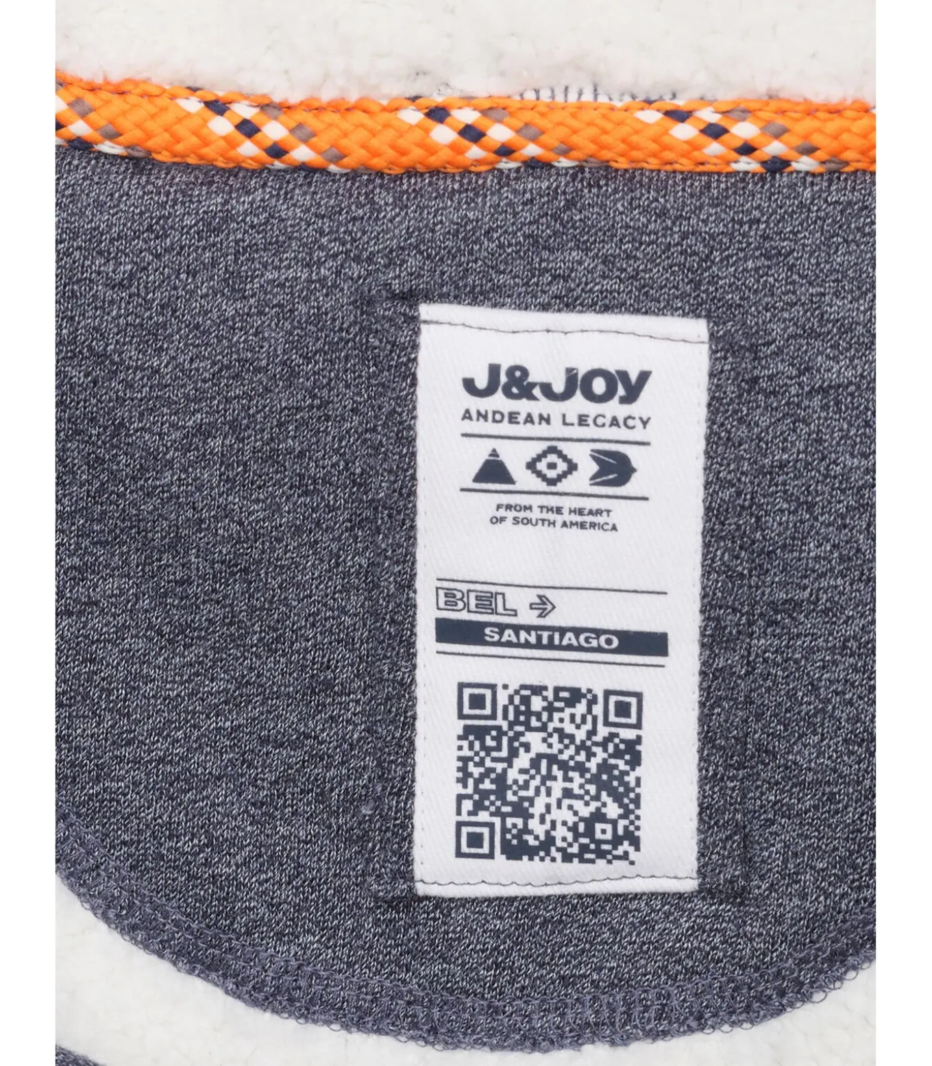 Jongenstrui met capuchon en Santiago-logo op het hart