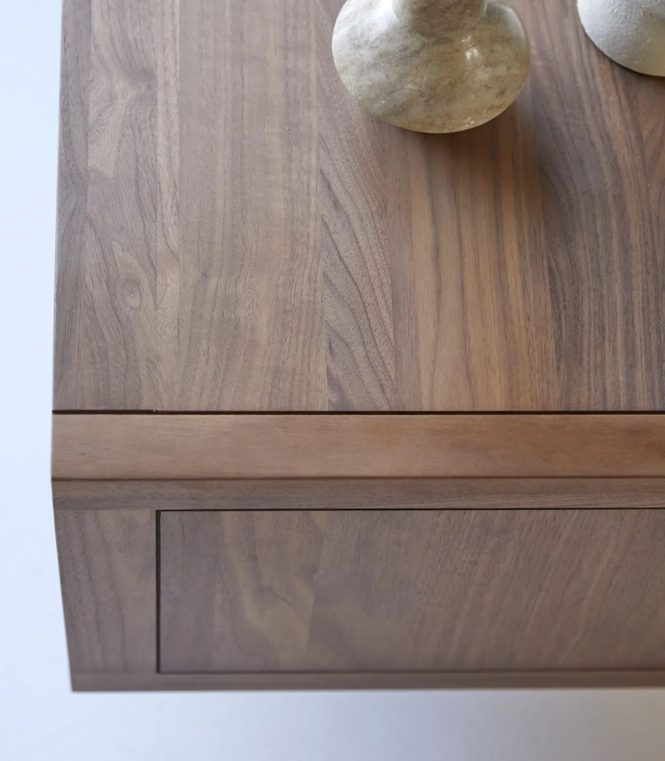 Jonàk - Tv-meubel van massief notenhout 140 cm