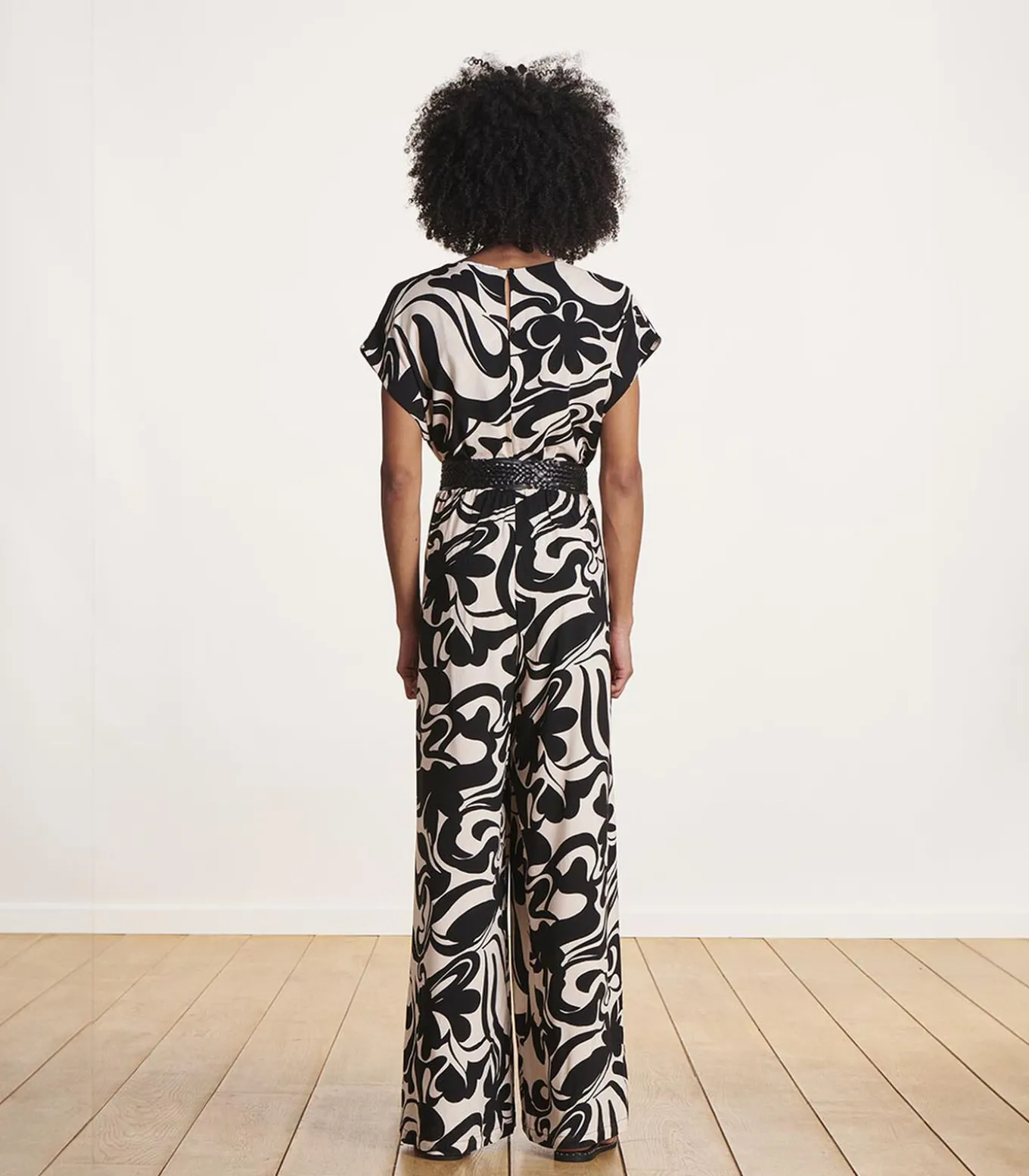 Jumpsuit met korte mouwen en zwart-wit print