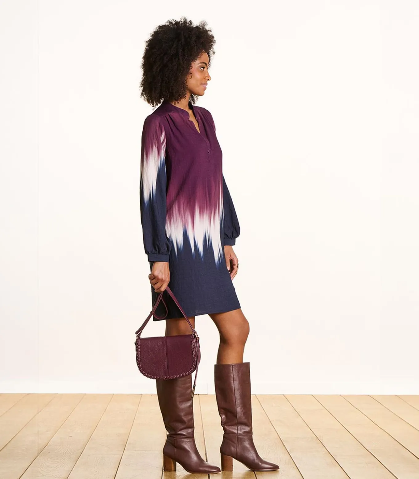 Korte bicolor jurk met tie & dye print