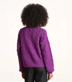 Korte paarse gilet in opengewerkte stof