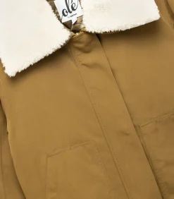 Lange Jas Met Zakdetail Peluskraag