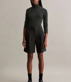 Relaxte bermuda met krijtstreepjes