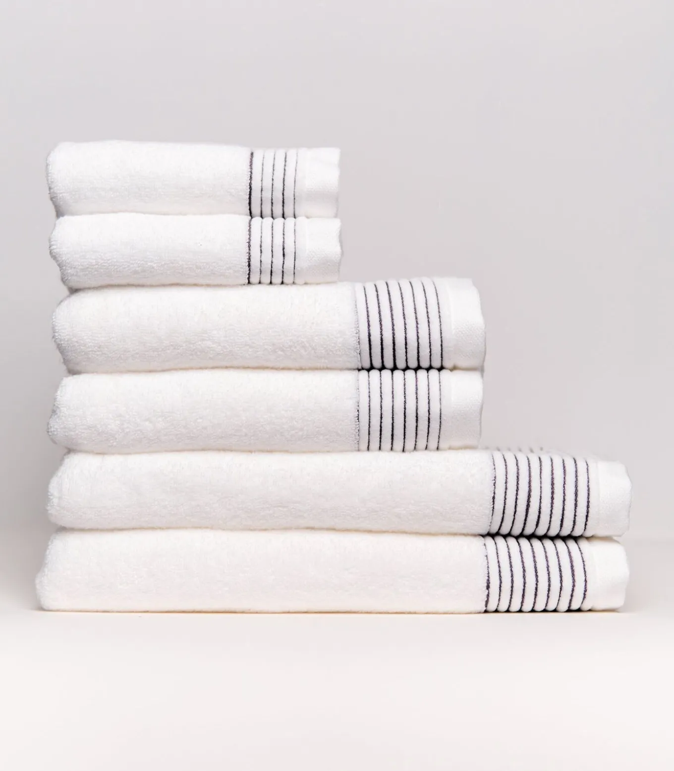 Set van 6 Premium Handdoeken PURE ELEGANCE (2-30x50cm, 2-50x100cm, 2-70x140cm)