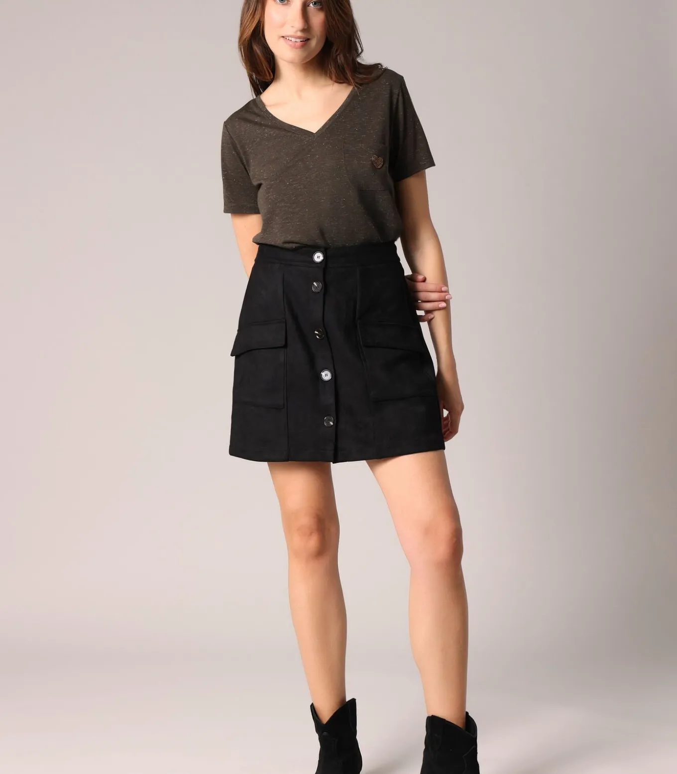 VALENTINA - Korte rok met opgestikte zakken en zichtbare knopen aan de voorkant