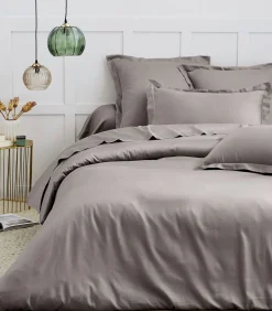 vlak laken katoensatijn