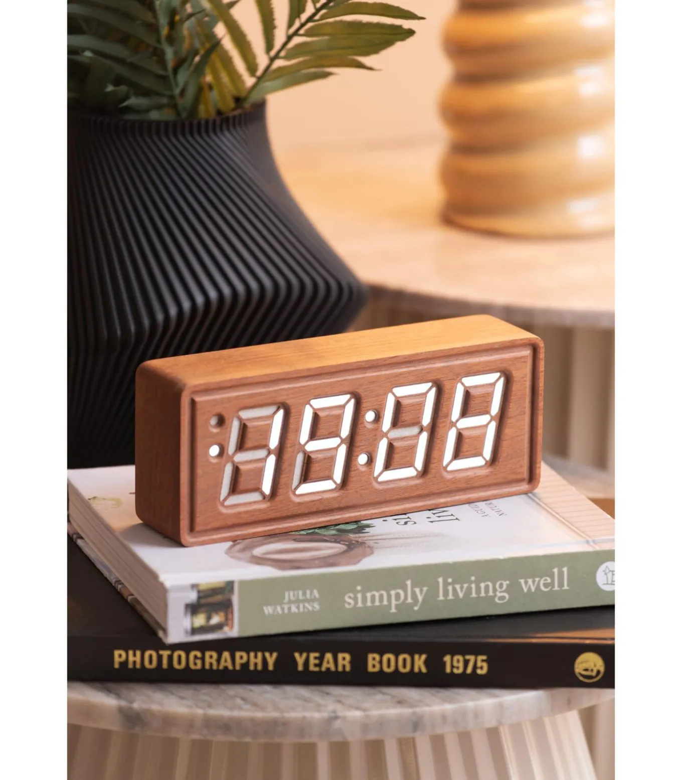 Wekker Solid Wood Engraved - Donkerhout - 20x4.5x8cm