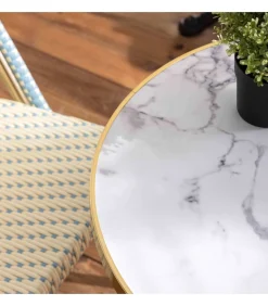 Witte marmeren liggende terrastafel van 60 cm en 2 blauwe stoelen