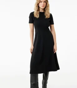 Zwarte Midi-jurk Slanke Pasvorm Korte Mouwen
