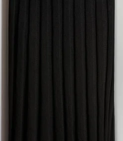 Zwarte midirok van geplooide stof